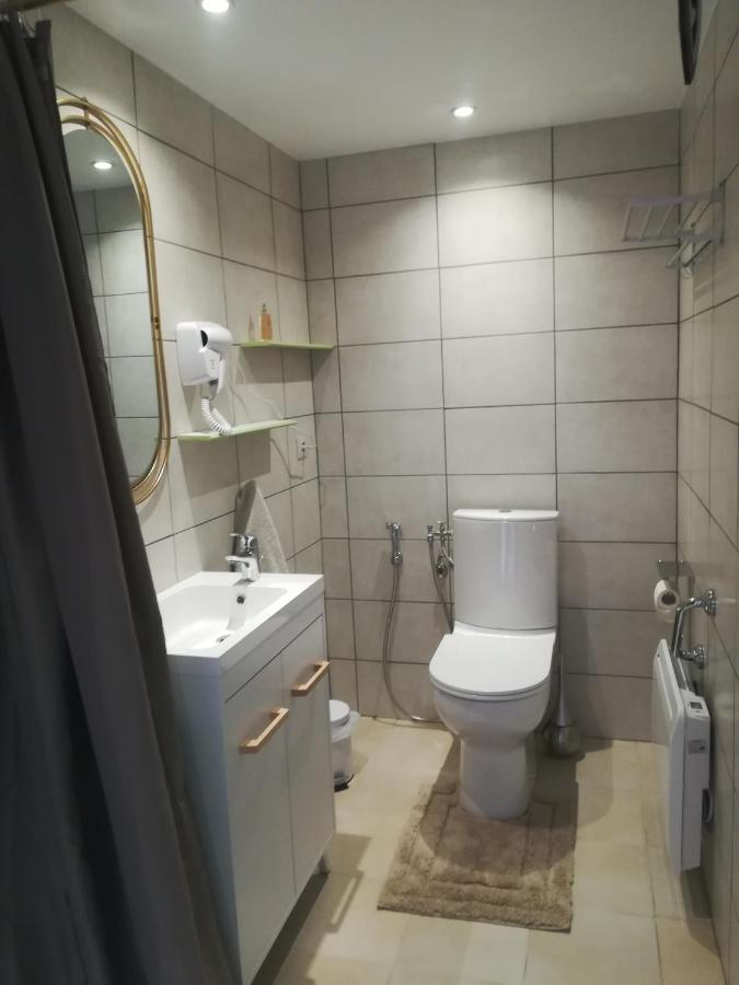 Appartement Avec Jacuzzi Hammam Sauna Privatise Au Rez De Chaussee Ds Maison A Voglans A 2 Kilometres Du Lac Du Bourget En Savoie Entre Chambery Et Aix Les Bains Cure Thermale Værelse billede